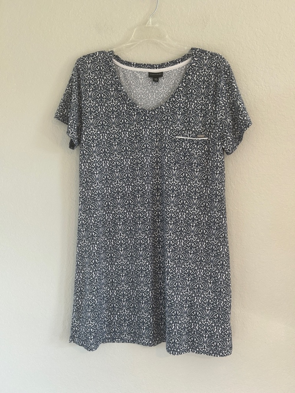 TAHARI Navy & White Short Sleeve V-Neck PJ
